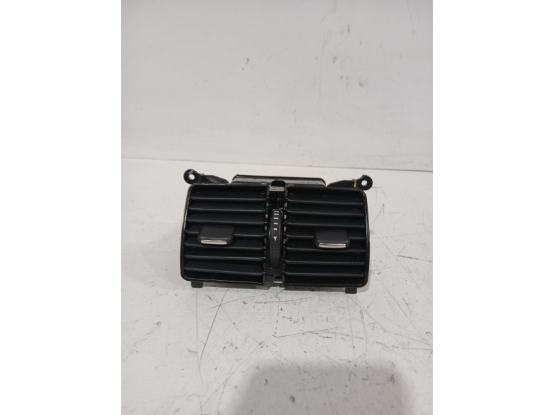 Recambio de rejilla aireadora para volkswagen referencia OEM IAM 3AA8192038099  