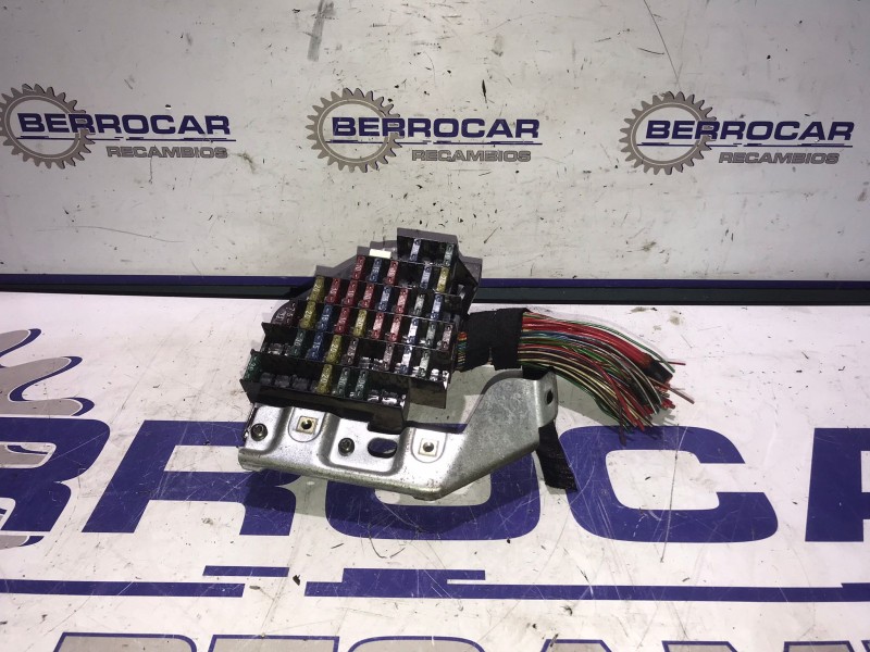 Recambio de caja reles / fusibles para saab 9-3 berlina 2.0 cat referencia OEM IAM 4200572  