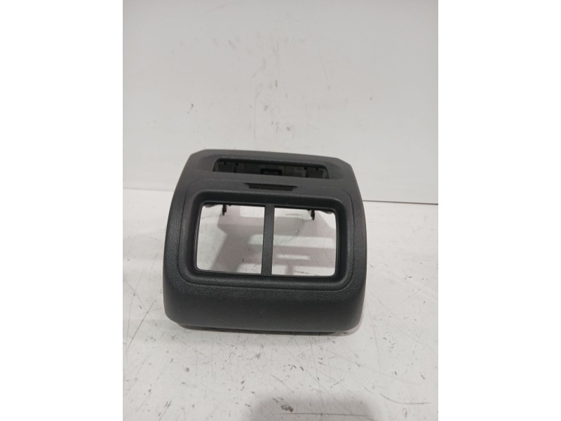 Recambio de moldura para volkswagen referencia OEM IAM 5TA864531  