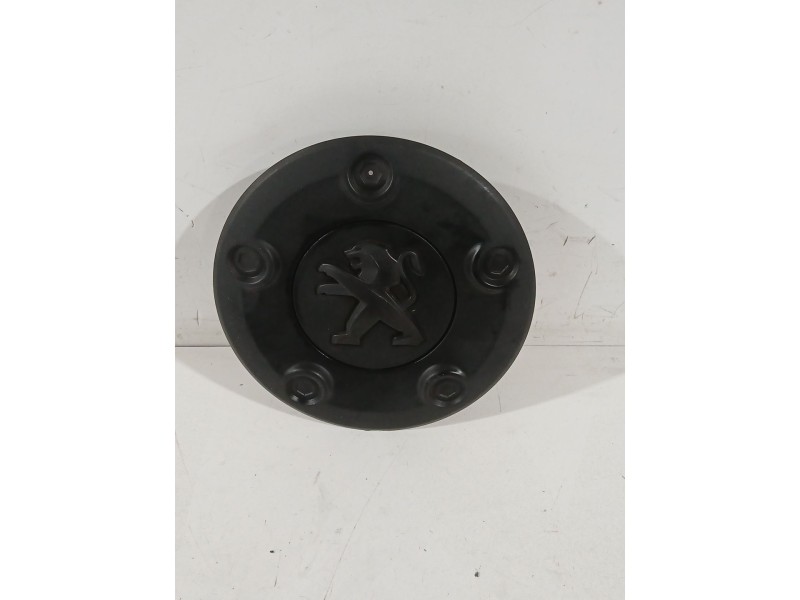 Recambio de tapacubos para peugeot referencia OEM IAM 9677413577  
