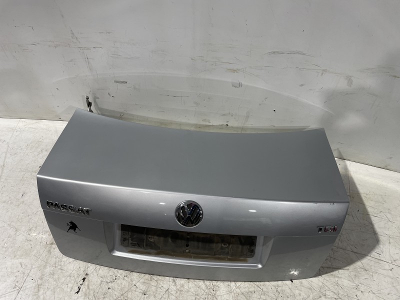Recambio de porton trasero para volkswagen passat berlina (3b3) advance referencia OEM IAM 3B5827025AK  
