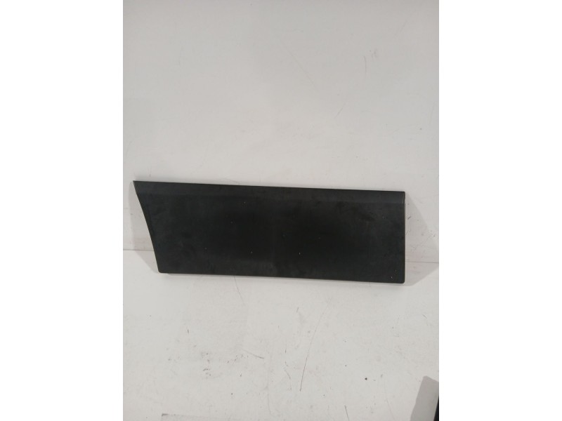 Recambio de molduras para renault referencia OEM IAM 93868748  