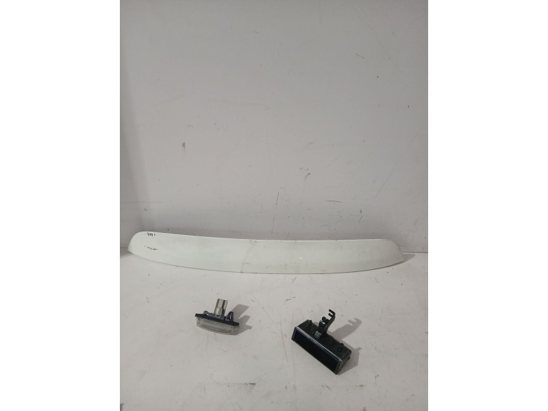 Recambio de molduras para  referencia OEM IAM 90810 / 5517U100  
