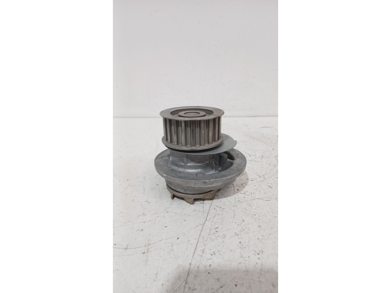 Recambio de bomba agua para opel referencia OEM IAM 90295078  
