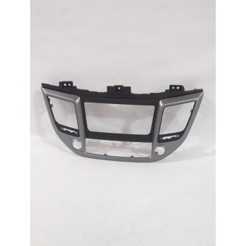Recambio de moldura para hyundai referencia OEM IAM 84740D7200  