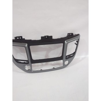 Recambio de moldura para hyundai referencia OEM IAM 84740D7200  