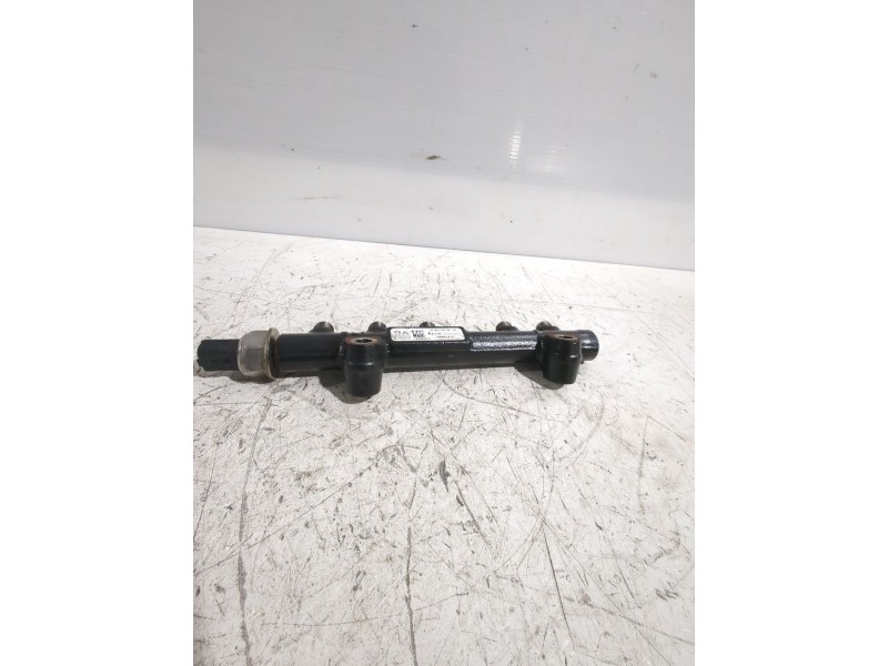 Recambio de rampa inyectora para ford referencia OEM IAM 968529758003  