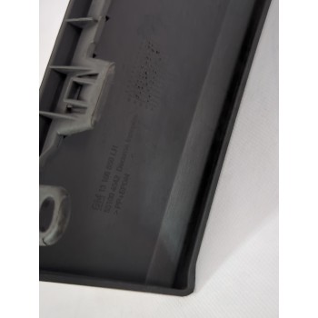 Recambio de moldura para opel referencia OEM IAM 13115110/13106650/551004542  