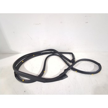 Recambio de goma contorno para nissan referencia OEM IAM 808304EA0E  