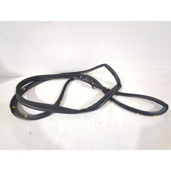 Recambio de goma contorno para nissan referencia OEM IAM 808304EA0E  