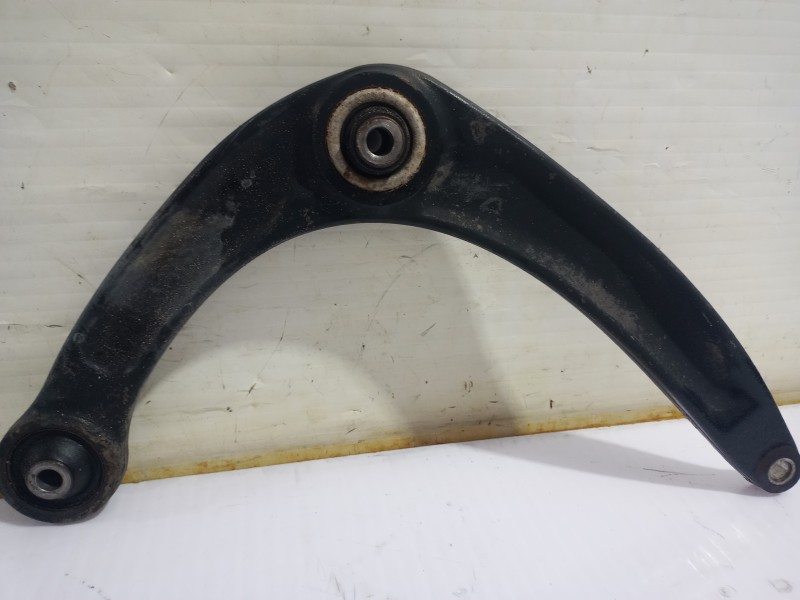 Recambio de brazo suspension inferior delantero izquierdo para citroën c4 sedan collection referencia OEM IAM 557452  