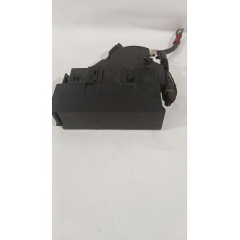 CAJA RELES / FUSIBLES 90589541 
