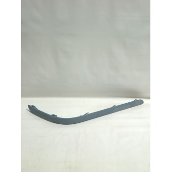 Recambio de moldura para toyota referencia OEM IAM 5275305020  