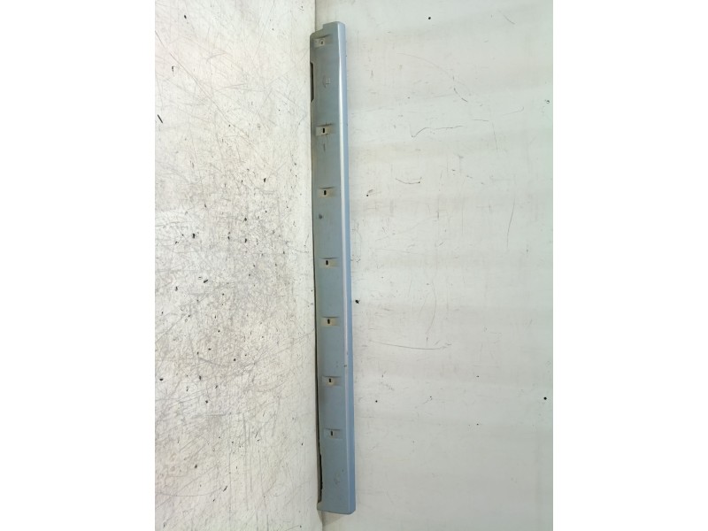 Recambio de faldon lateral para rover 400 ii hatchback (rt) 414 si referencia OEM IAM DDJ100140  
