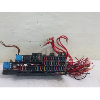 CAJA RELES / FUSIBLES A1685453340 