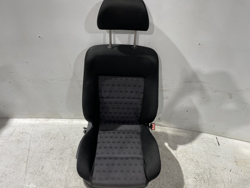 Recambio de asiento delantero derecho para volkswagen passat berlina (3b3) advance referencia OEM IAM 3B0881106AQ  