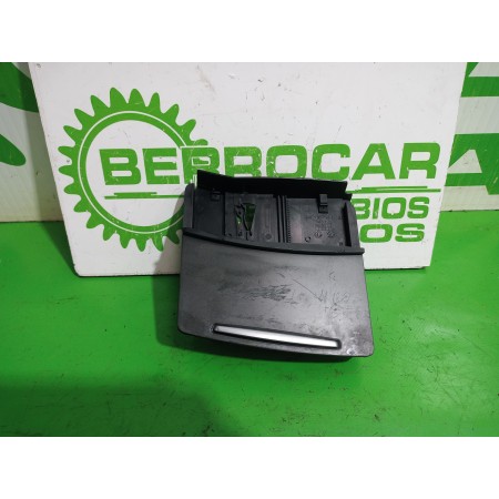 Recambio de cenicero para audi a6 berlina (4f2) 2.4 referencia OEM IAM 4F1857951A  