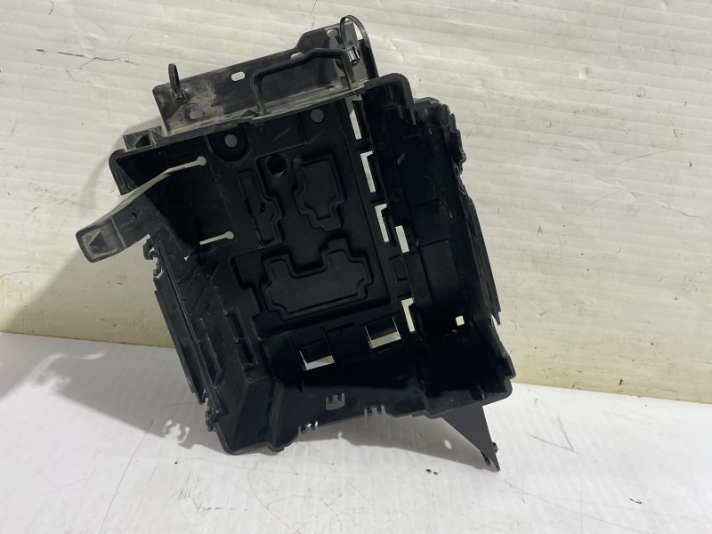 Recambio de soporte bateria para peugeot 207 confort referencia OEM IAM 9686203780  