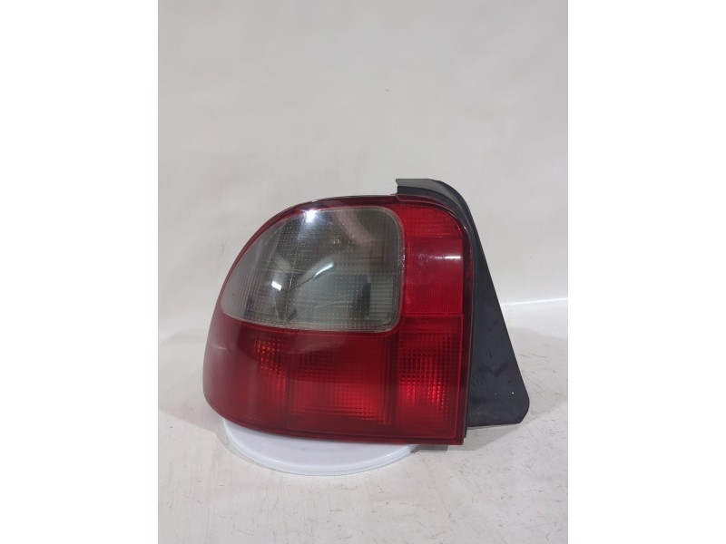 Recambio de piloto trasero izquierdo para rover 400 ii hatchback (rt) 414 si referencia OEM IAM XFB101050/S102R02F00  