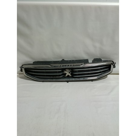 Recambio de rejilla paragolpes central para peugeot 508 i (8d_) 2.0 bluehdi 150 referencia OEM IAM 9807631180/9807631077  