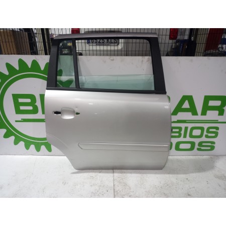 Recambio de puerta trasera derecha para opel zafira b cosmo referencia OEM IAM 124244  