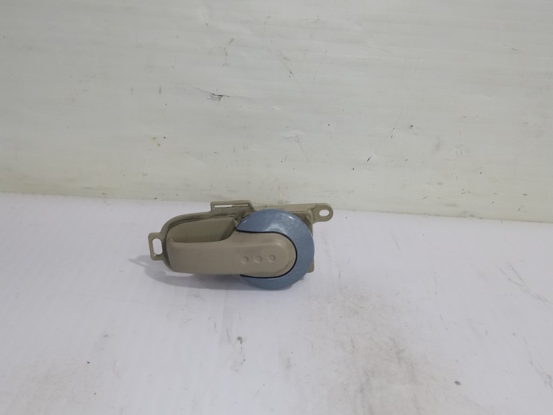 Recambio de maneta interior delantera izquierda para nissan micra (k12e) acenta referencia OEM IAM 5010800154 / 5010800053  