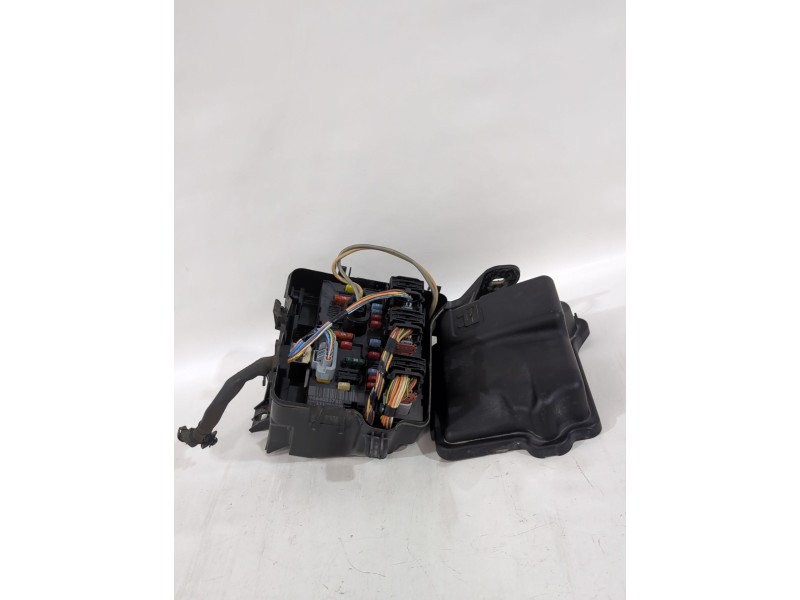Recambio de caja reles / fusibles para peugeot 207/207+ (wa_, wc_) 1.4 hdi referencia OEM IAM 9664055780/9657287180  