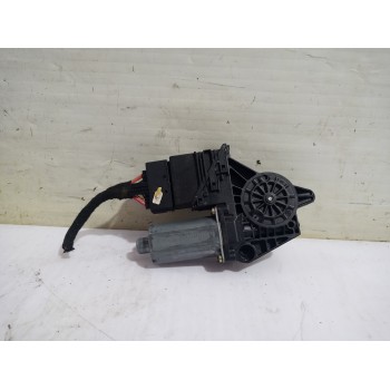 MOTOR ELEVALUNAS TRASERO DERECHO 0130821696 