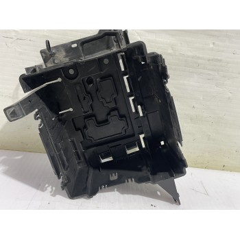 Recambio de soporte bateria para peugeot 207 confort referencia OEM IAM 9686203780  