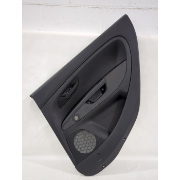 GUARNECIDO PUERTA TRASERA DERECHA B835 