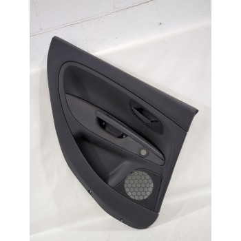 GUARNECIDO PUERTA TRASERA IZQUIERDA B835 
