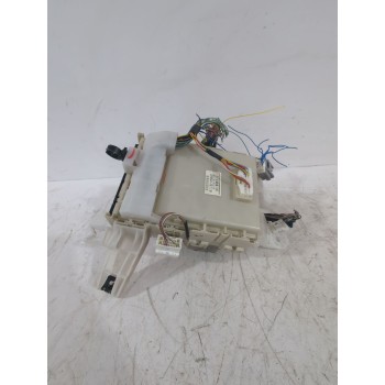 Recambio de caja reles / fusibles para toyota auris (_e15_) 1.33 dual-vvti (nre150_) referencia OEM IAM 8273002D10  