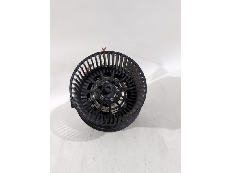 Recambio de motor calefaccion para peugeot 207/207+ (wa_, wc_) 1.4 hdi referencia OEM IAM 6441V5/195003  