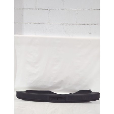 Recambio de moldura para fiat grande punto (199_) 1.4 (199axb11, 199axb1a, 199bxb1a, 199axl1a) referencia OEM IAM 735335686  