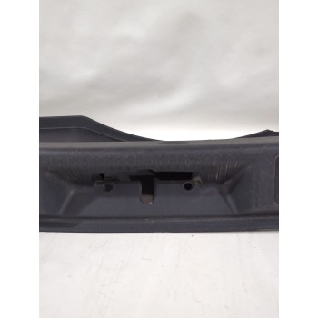 Recambio de moldura para fiat grande punto (199_) 1.4 (199axb11, 199axb1a, 199bxb1a, 199axl1a) referencia OEM IAM 735335686  