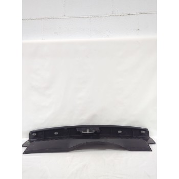 Recambio de moldura para fiat grande punto (199_) 1.4 (199axb11, 199axb1a, 199bxb1a, 199axl1a) referencia OEM IAM 735335686  