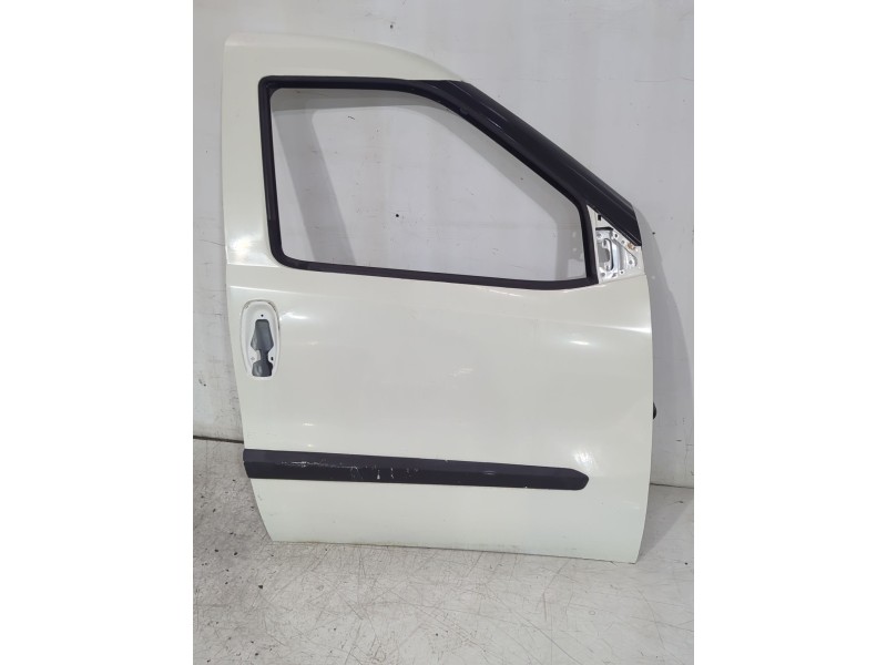 Recambio de puerta delantera derecha para fiat doblo cargo (263_) 1.3 d multijet referencia OEM IAM 0000052155064  