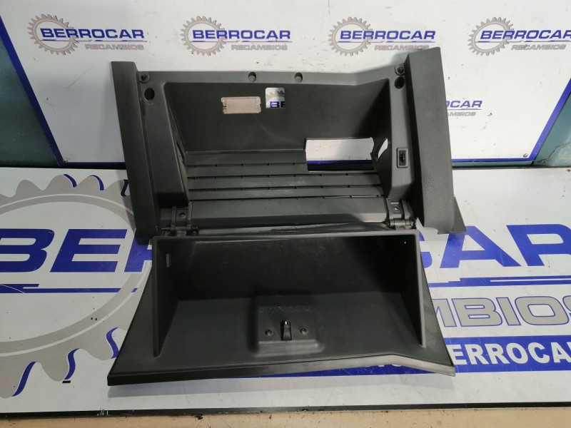 Recambio de guantera para ssangyong kyron 2.0 referencia OEM IAM   