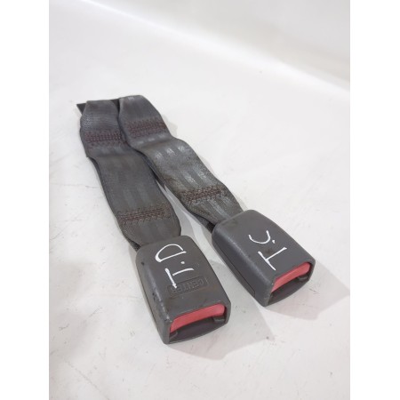 Recambio de enganche cinturon trasero central para daewoo kalos sedán (klas) 1.4 referencia OEM IAM CPF4540  