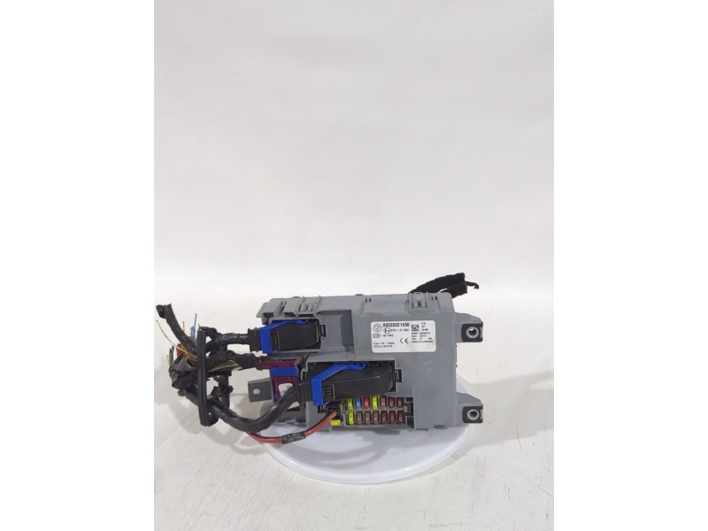 Recambio de caja reles / fusibles para fiat doblo cargo (263_) 1.3 d multijet referencia OEM IAM 00520321530  