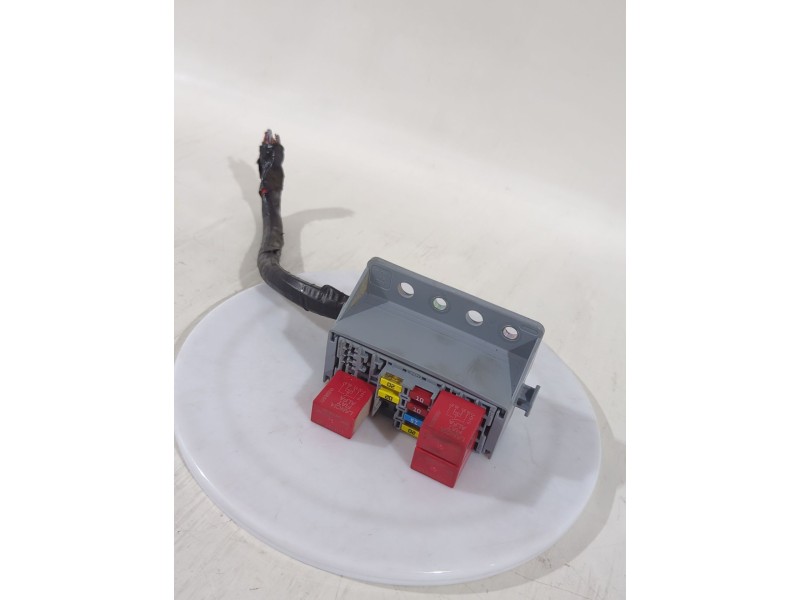 Recambio de caja reles / fusibles para fiat doblo cargo (263_) 1.3 d multijet referencia OEM IAM A878  