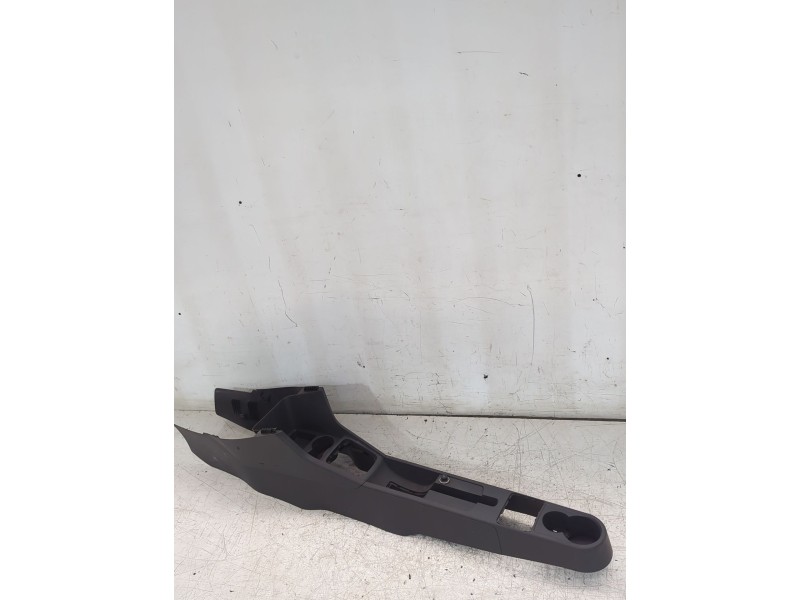 Recambio de consola central para seat toledo iv (kg3) 1.2 tsi referencia OEM IAM 5JA862531  