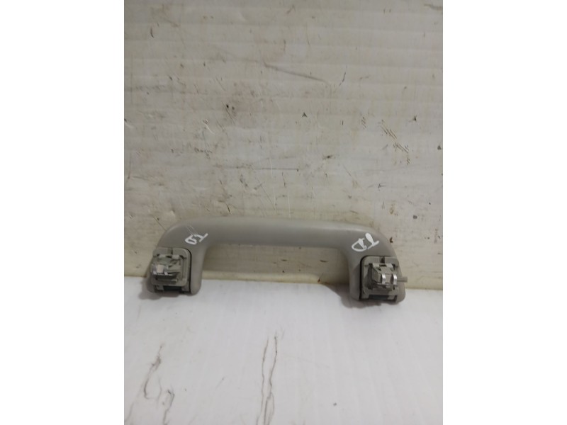 Recambio de asidero techo trasero derecho para toyota auris (_e15_) 1.33 dual-vvti (nre150_) referencia OEM IAM 7461005140B0  