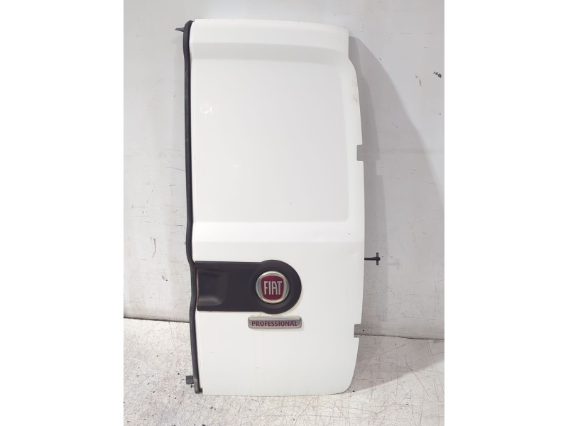 Recambio de porton trasero derecho para fiat doblo cargo (263_) 1.3 d multijet referencia OEM IAM 51974884/51811378  