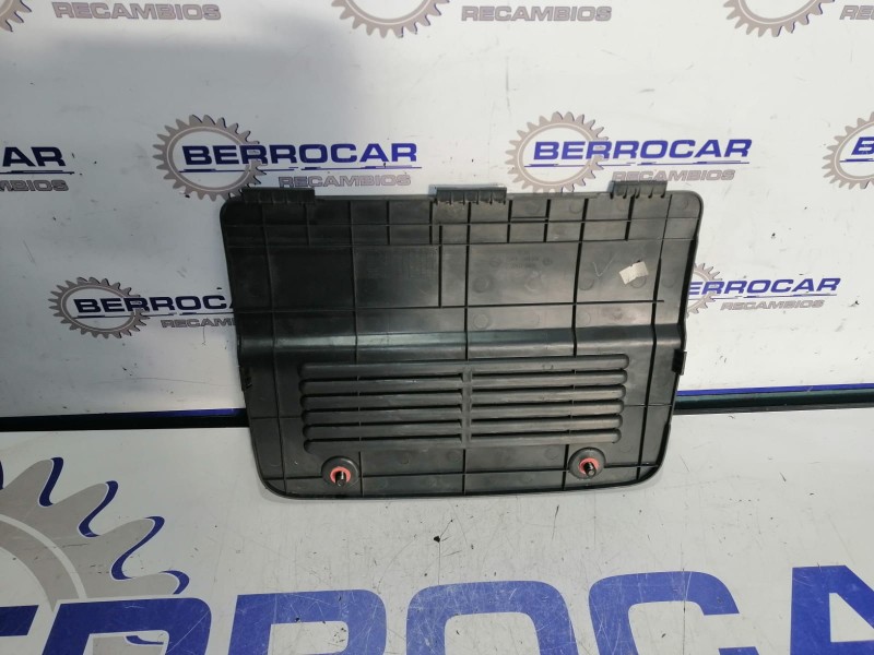 Recambio de moldura para ssangyong kyron 2.0 xdi referencia OEM IAM 7744309000  