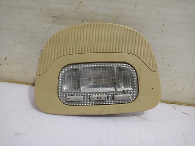 Recambio de luz interior para citroën c4 sedan collection referencia OEM IAM 9655070677  