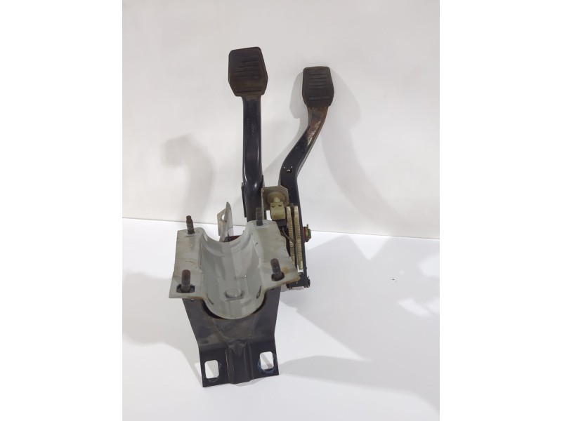 Recambio de pedalera para ford fiesta ii (fbd) 1.1 (fbd) referencia OEM IAM 84FB2455AB/77FB7520AE  