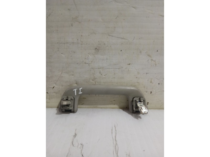 Recambio de asidero techo trasero izquierdo para toyota auris (_e15_) 1.33 dual-vvti (nre150_) referencia OEM IAM 7461005140B0  