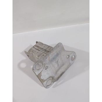 PUNTERA PARAGOLPES DELANTERA IZQUIERDA 8200011108 J 