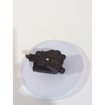 Recambio de motor apertura trampilla para opel zafira / zafira family b (a05) 1.9 cdti (m75) referencia OEM IAM H7102UA41  